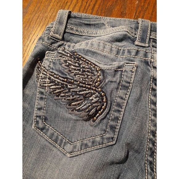Size 27 Miss Me Denim Capri Blue Jean with Embellished Pockets Angel Wings - Picture 10 of 10